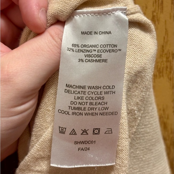 Women’s Lightweight Cotton Cashmere Crew Sweater - Picture 7 of 7